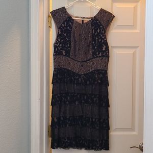 Elegant BCBG MAXAZRIA lace evening dress Size 10.